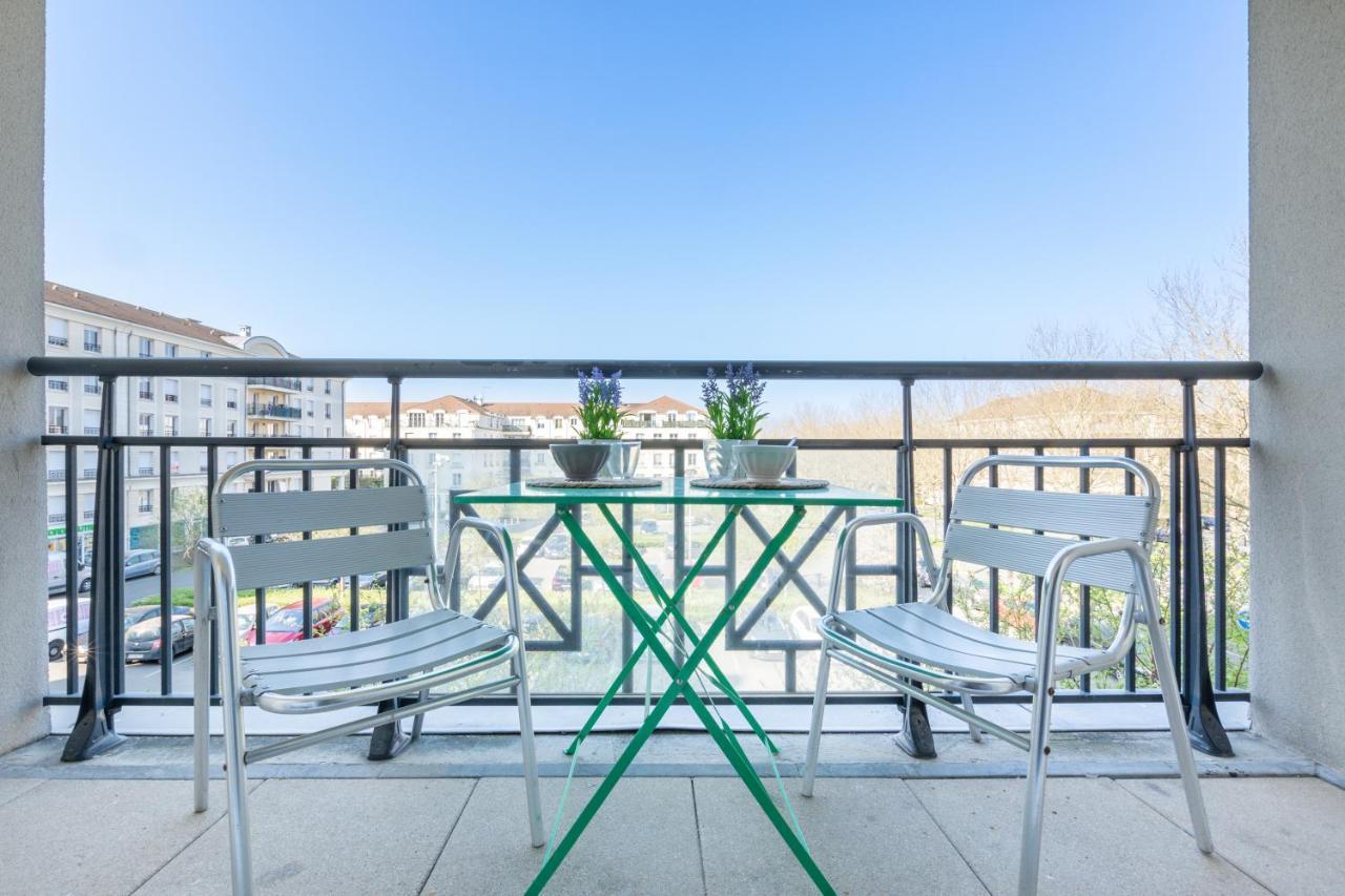 Family Travel Paris Apartment Bussy-Saint-Georges Exterior photo